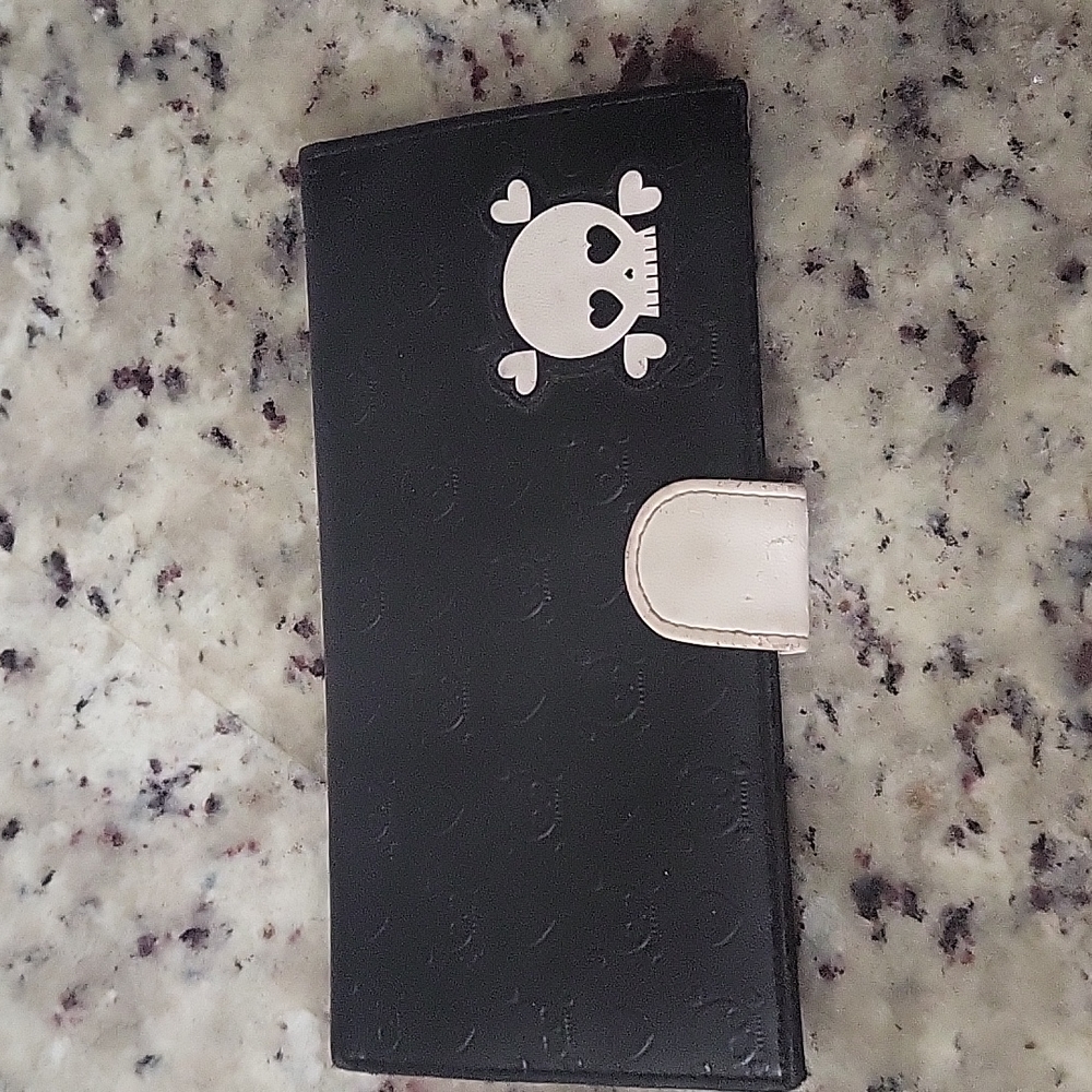Lounge Fly wallet